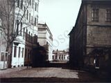 Еропкинский переулок к Остоженке. На заднем плане дом Тургеневых. Фото 1913 год Э.В. Готье-Дюфайе